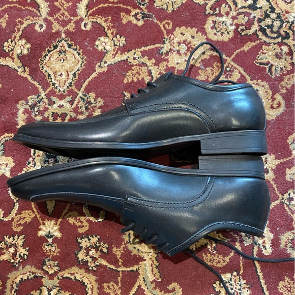 NWT Mens Guess Dress Shoe, Color Black Medium Width Size 11 - Picture 5 of 11